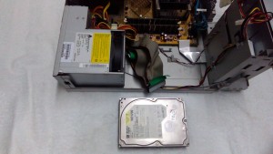 FMV E620(FMVE20N2A1) HDD取り出し