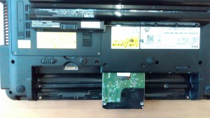 Lavie LS550/D(PC-LS550DS2KS) HDD取り出し