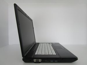 中古PC FUJITSU LIFEBOOK A572E