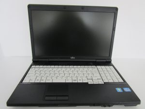 中古PC FUJITSU LIFEBOOK A572E