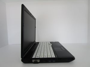 中古PC FUJITSU LIFEBOOK A572E(FMVNA6HE)