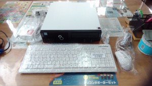 宮崎市内の法人様へカスタムメイドESPRIMO D586/PWを納品
