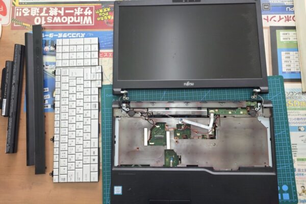 動作が遅い・起動が遅いを解決!HDD不良からSSDへ換装|FUJITSU LIFEBOOK A579/BX