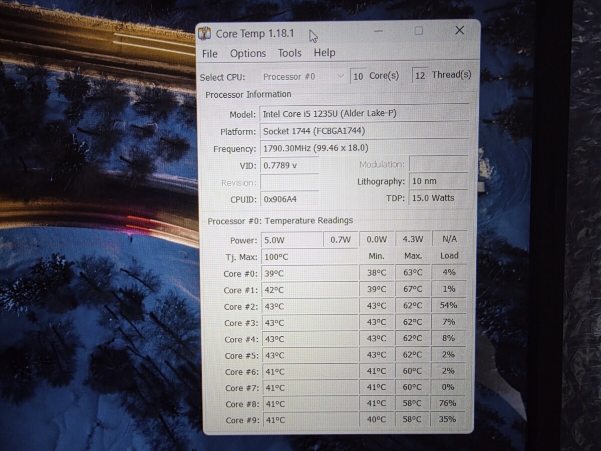 ファン交換後、Windows起動後に再測定したCore Tempの画面。各コアとも40℃前後まで温度が下がり、警告マークが表示されていない
